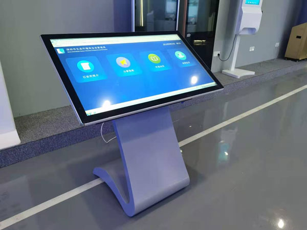 觸摸一體機三種類型：電容觸摸、電阻觸摸、紅外線觸摸