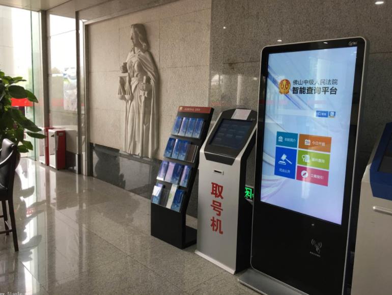 立式液晶廣告機為什么受歡迎，有什么特性？